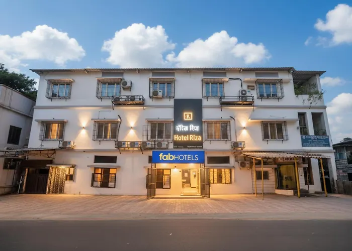 De Hotel Riza International - Nr Nesco Exhibition Centre Mumbai